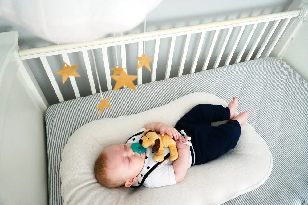 When to Transition Baby From Bassinet to Crib