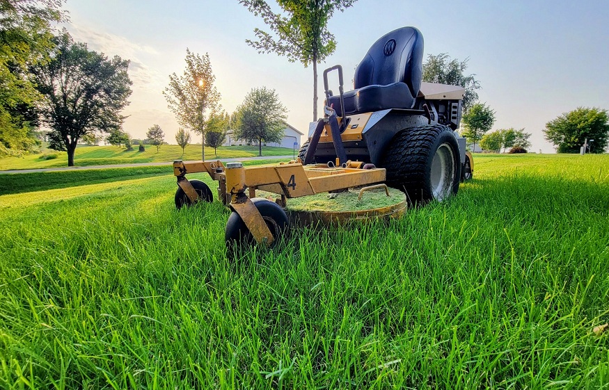 lawn care services in Fargo